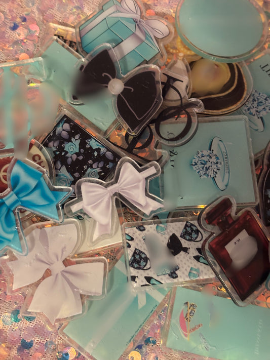 “Luxury” Acrylic Flatback Charms(1pc.)