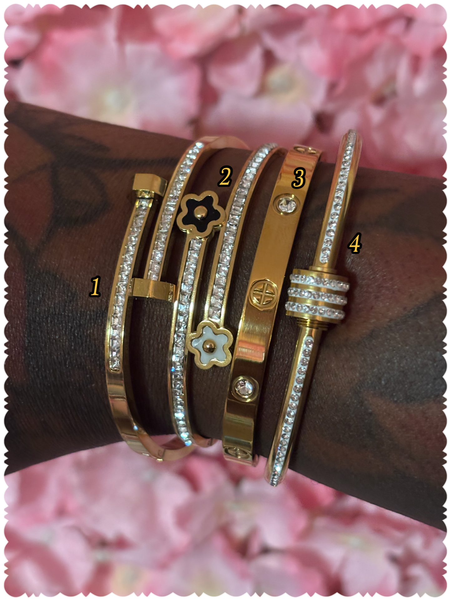 “Luxurious” Gold Bangle Bracelets(1pc.)