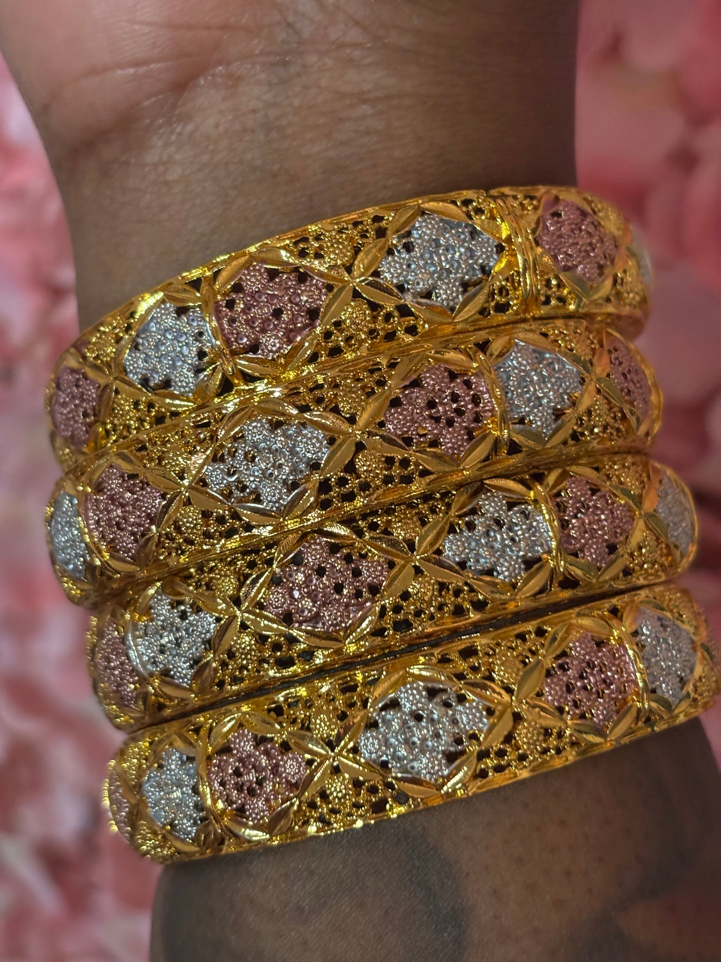 "Luxury" Gold Bangles(1pc.)(4 Different Styles)
