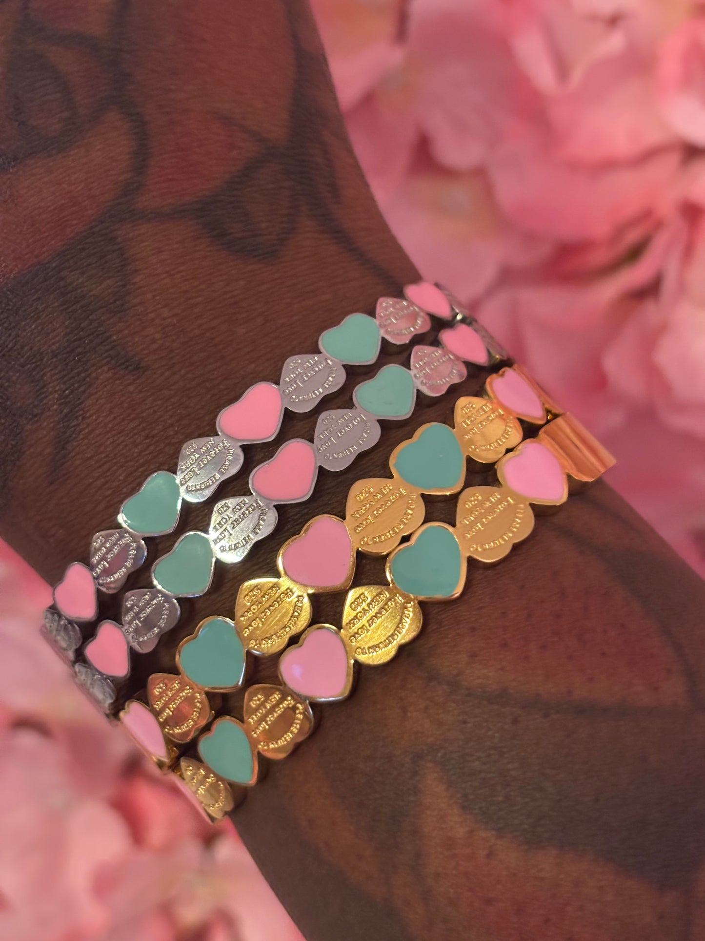 “Luxury” Gold Flower/Sweetheart Bracelets(1pc.)