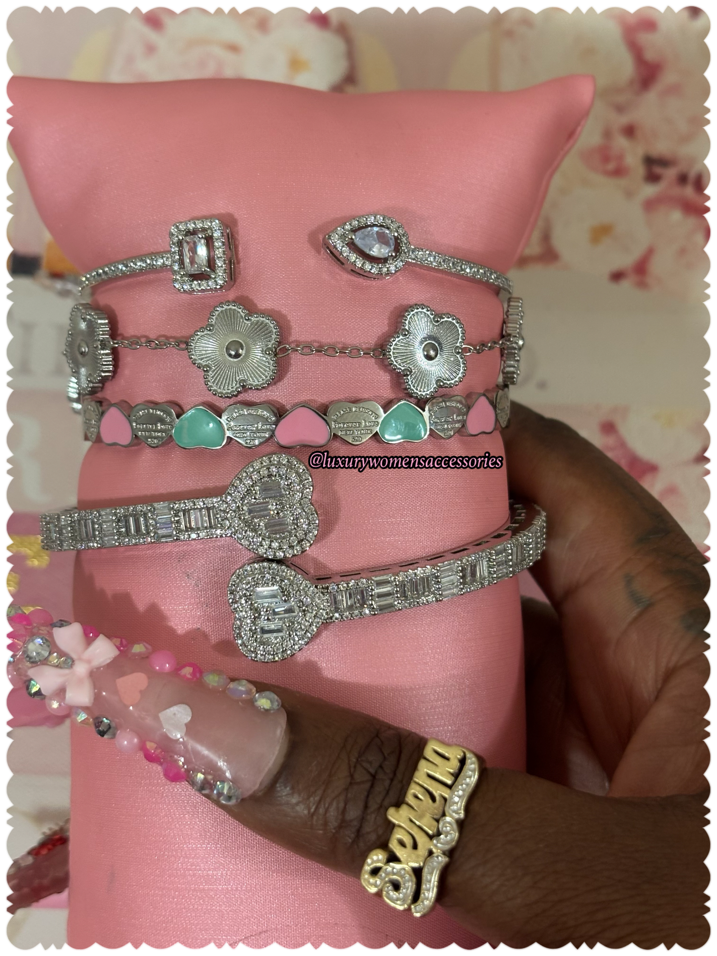 “Luxury” Silver Sweetheart/Flower Bracelets(1pc.)