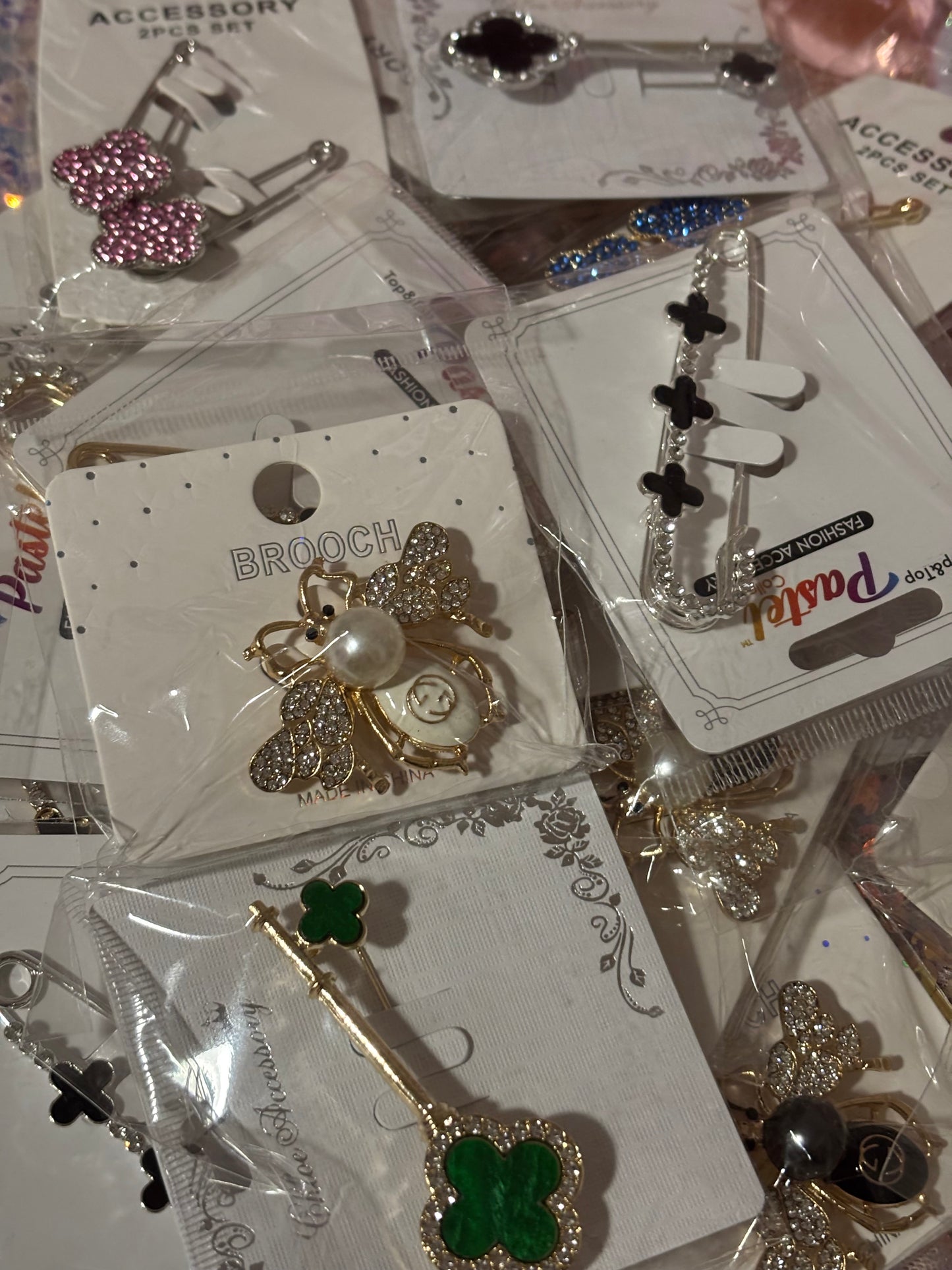 Brooches/Pins(1pc.)