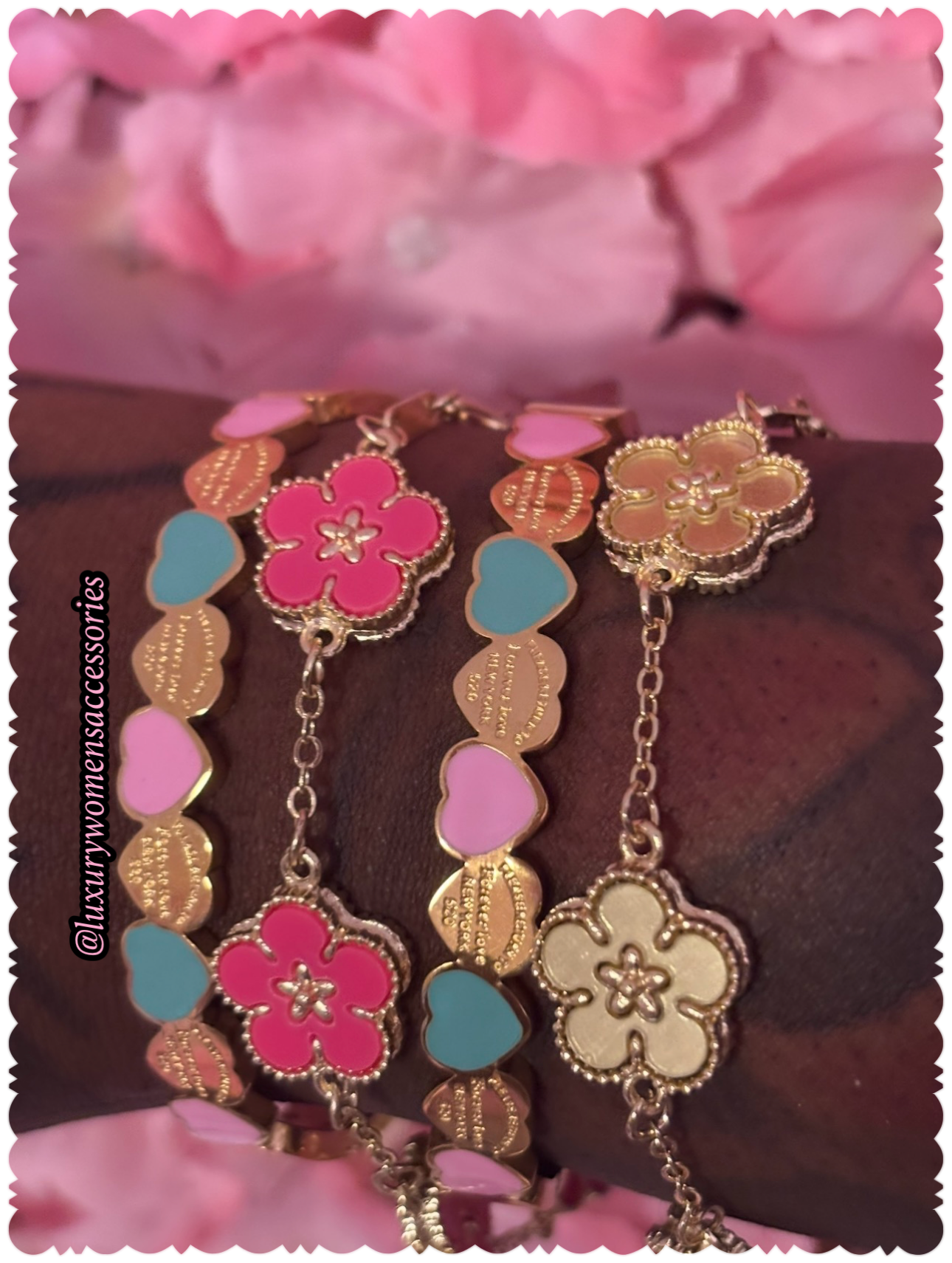 “Luxury” Gold Flower/Sweetheart Bracelets(1pc.)