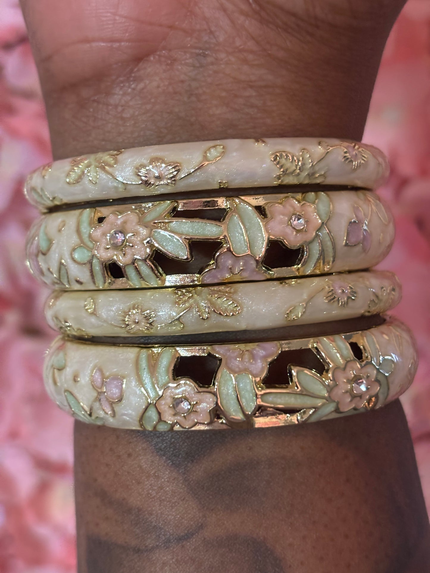 "Luxury" Gold Bangles(1pc.)(4 Different Styles)