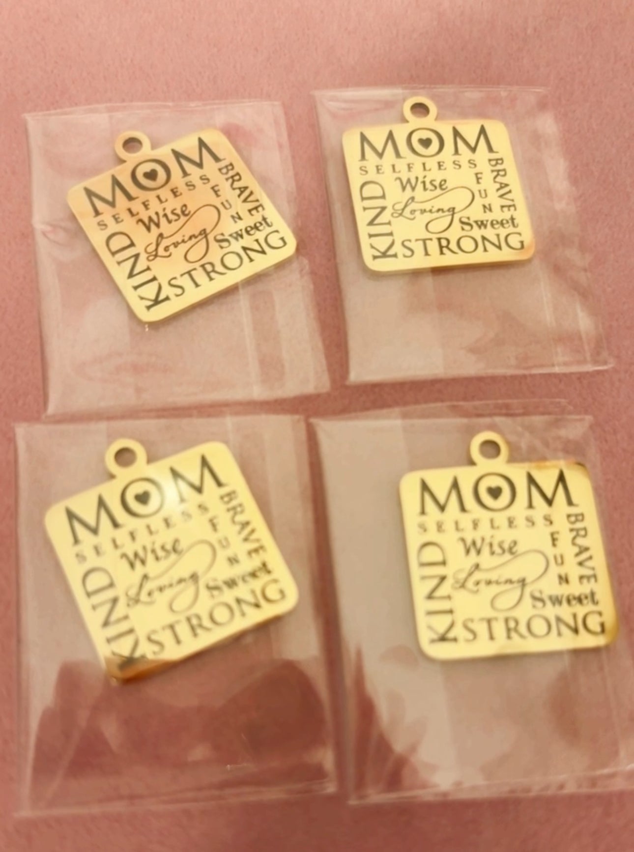 “Mom Quotes” Charms(1pc.)